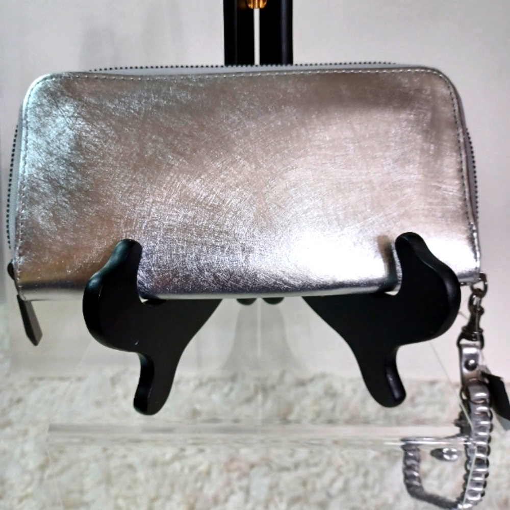Mossimo Wristlet Wallet, Color: Silver - Picture 3 of 13